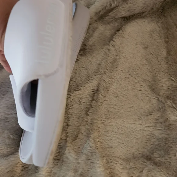 Women's White Slide Sandals - Picture 4 of 6